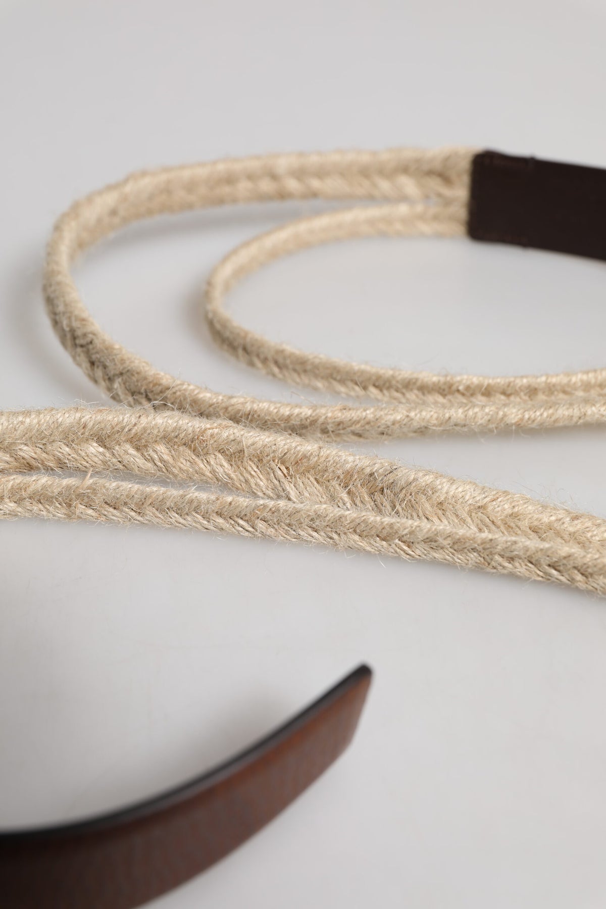 Dolce & Gabbana Brauner Gürtel aus Jute und Leder mit gewebter Metallschnalle