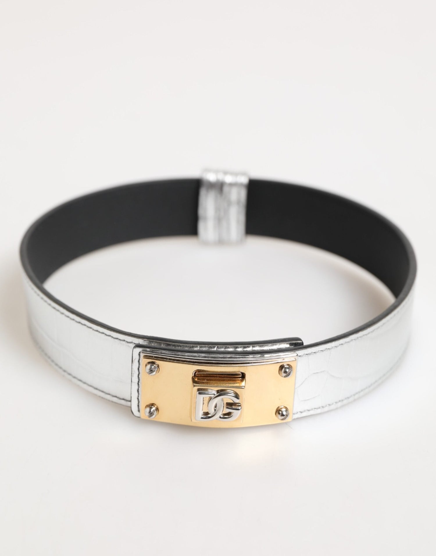 Luxury women’s designer bracelet – fine jewelry, statement cuff, premium material, elegant and timeless style from top fashion brands.