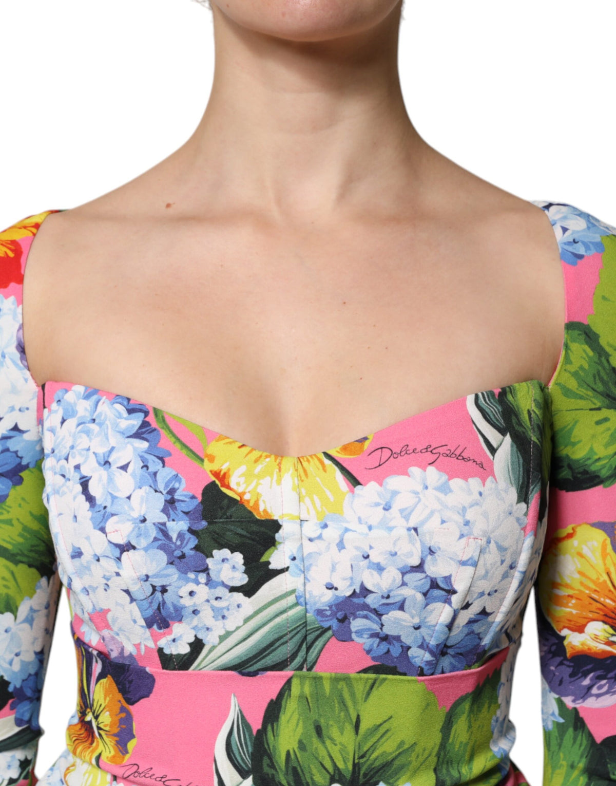 Dolce & Gabbana Midikleid mit seitlichem Schlitz und mehrfarbigem Blumenmuster